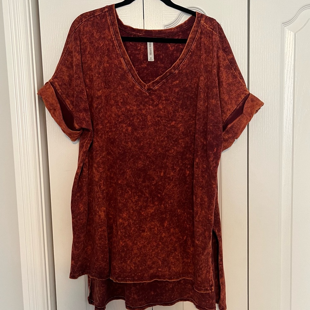 2XL Rust Colored Acid Wash VNeck